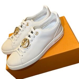 Louis Vuitton White Frontrow Sneaker
